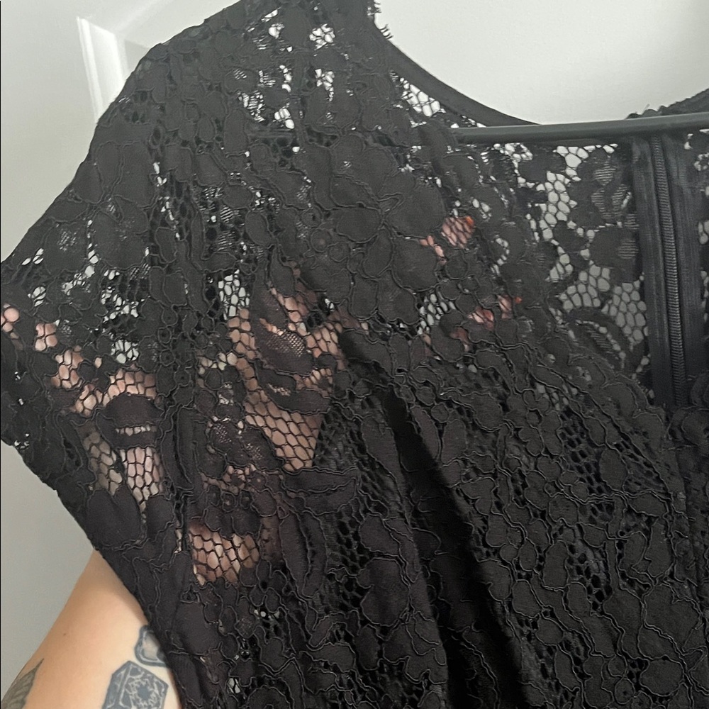 Miusol Black Lace Midi Dress
